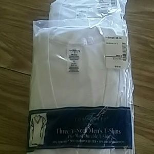 NWT  WHITE  V NECK MENS TEE SHIRTS